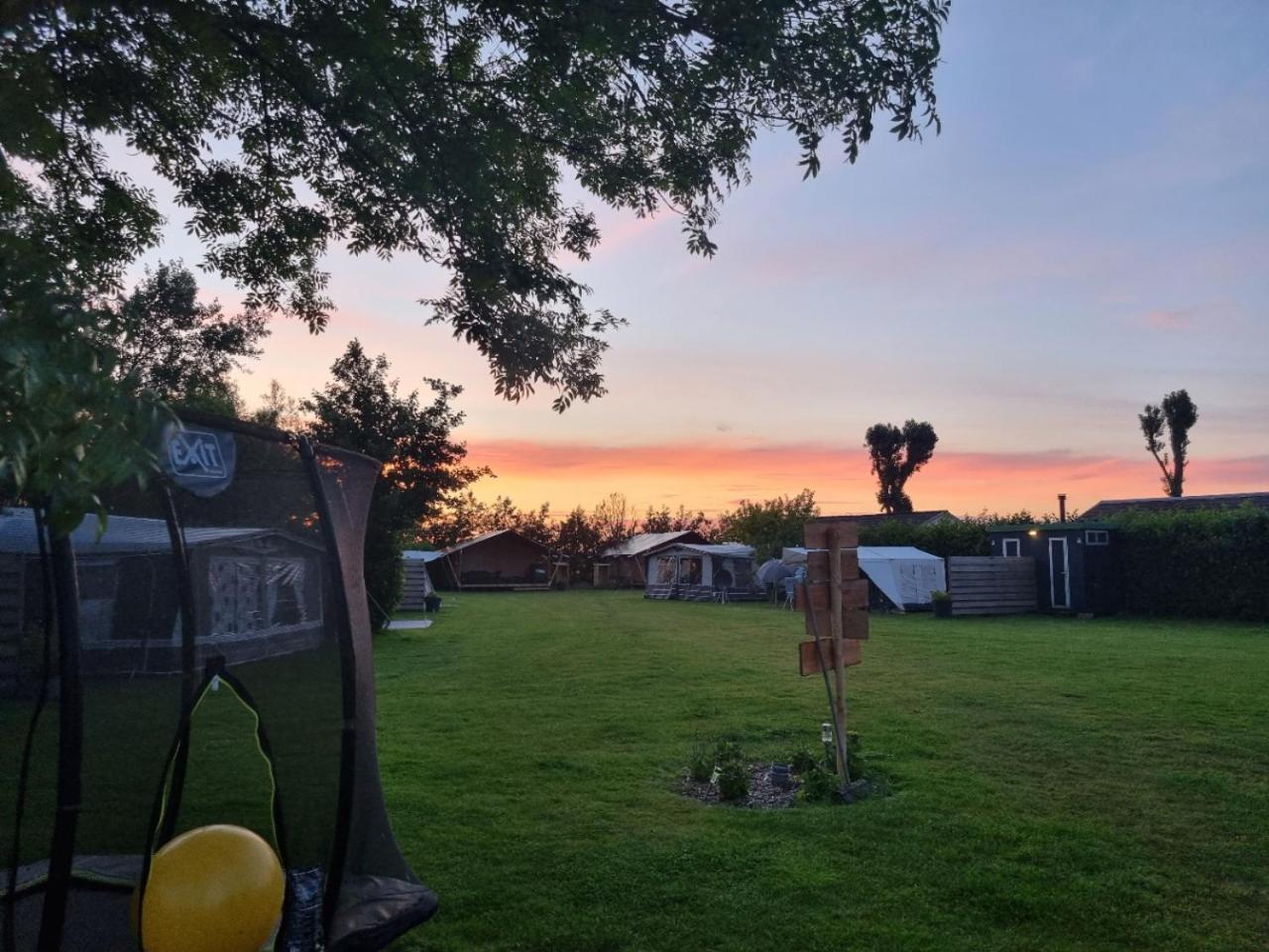 Camping De Tulpenweide Breezand Exterior foto